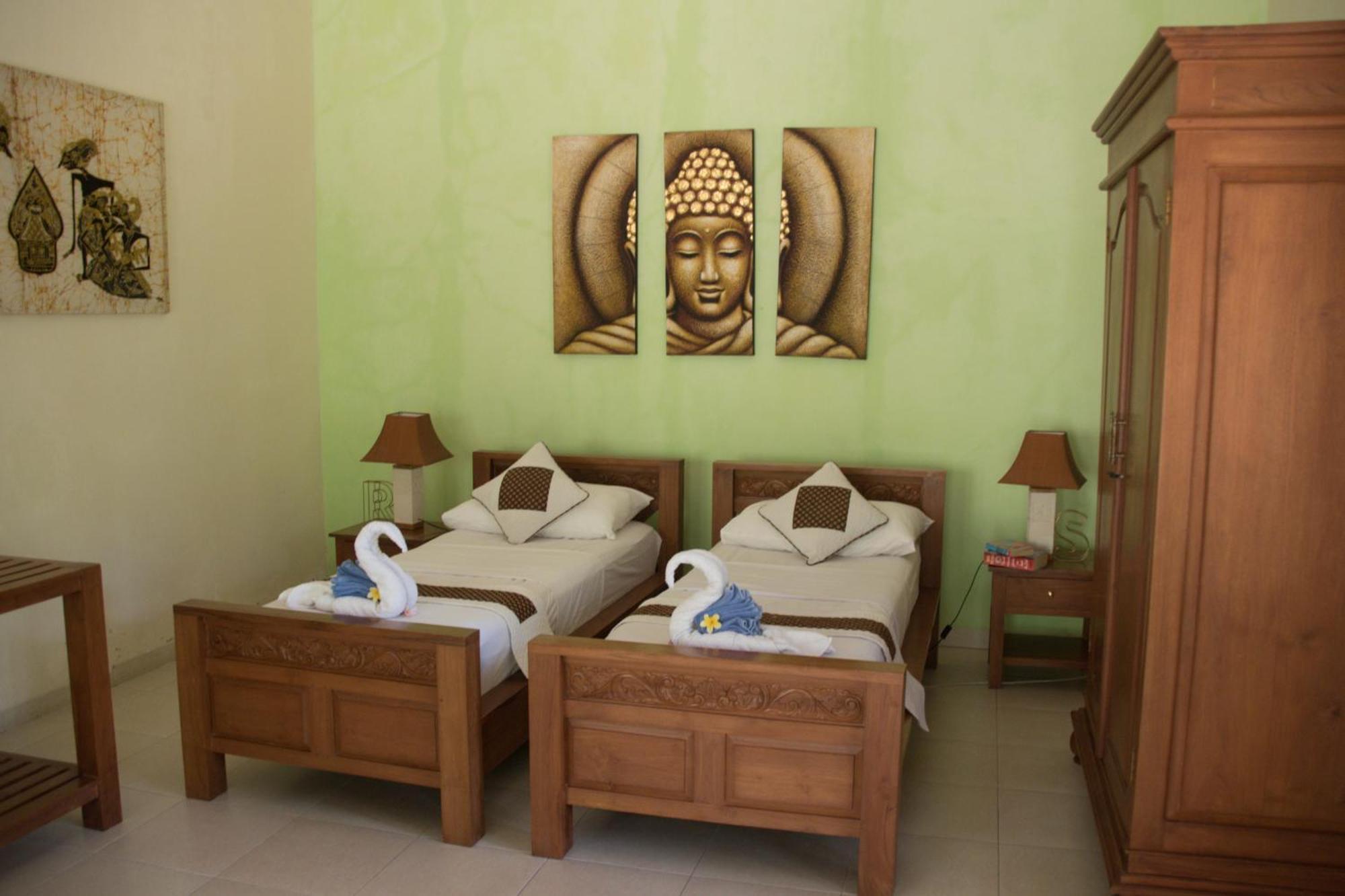 Guesthouse Rumah Senang Kalibaru Luaran gambar