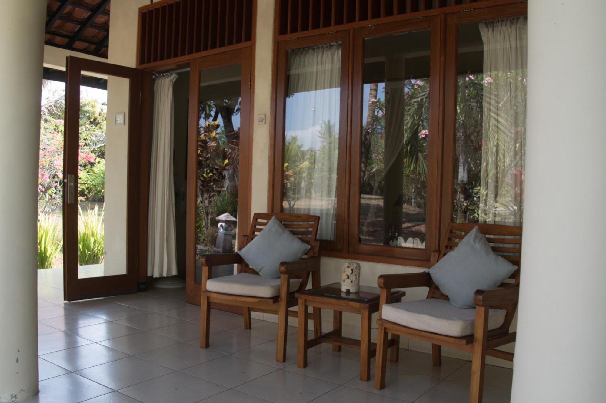 Guesthouse Rumah Senang Kalibaru Luaran gambar