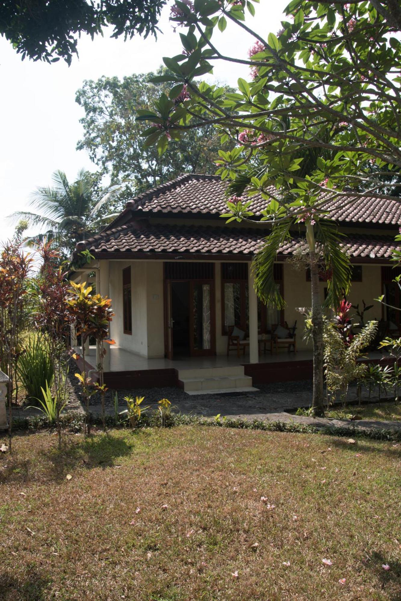 Guesthouse Rumah Senang Kalibaru Luaran gambar
