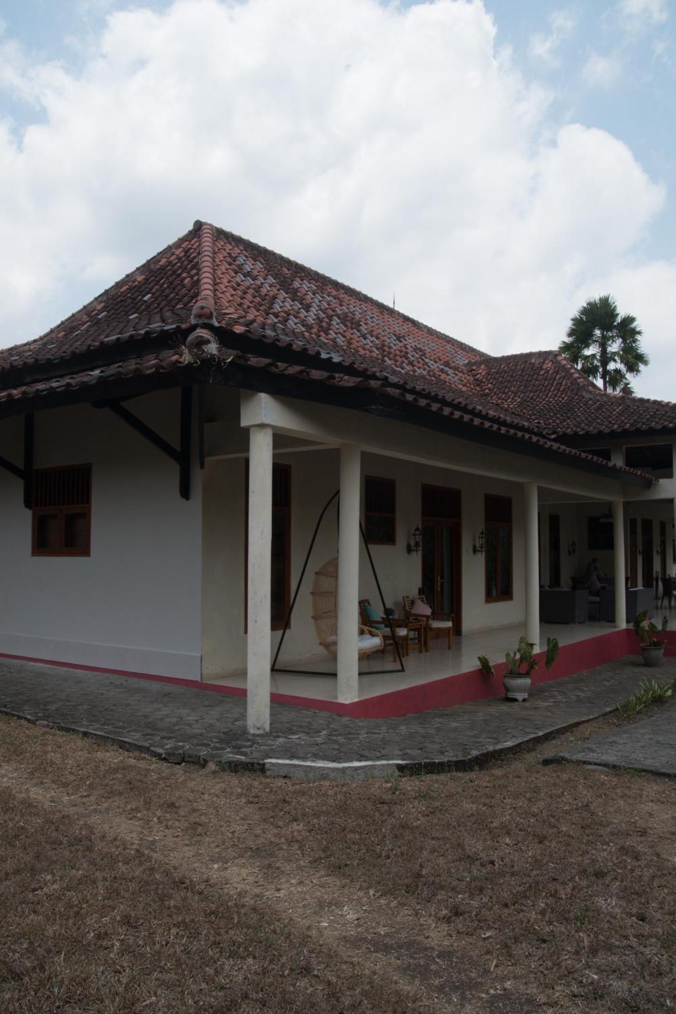 Guesthouse Rumah Senang Kalibaru Luaran gambar