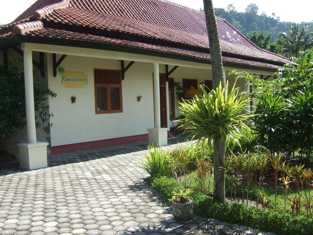 Guesthouse Rumah Senang Kalibaru Luaran gambar
