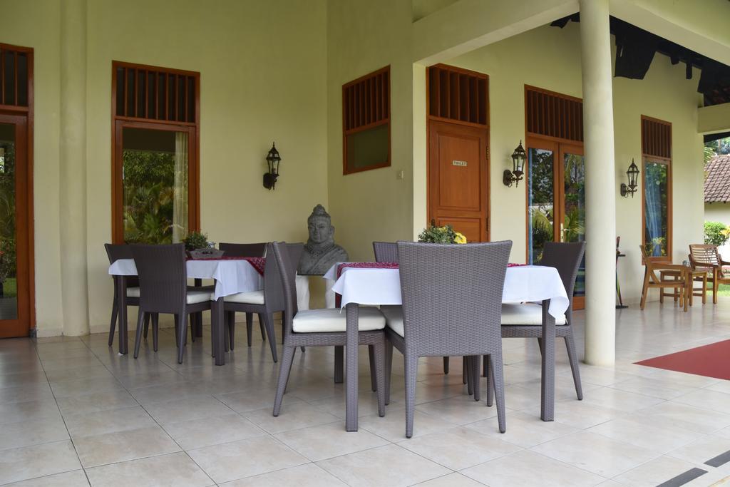 Guesthouse Rumah Senang Kalibaru Luaran gambar